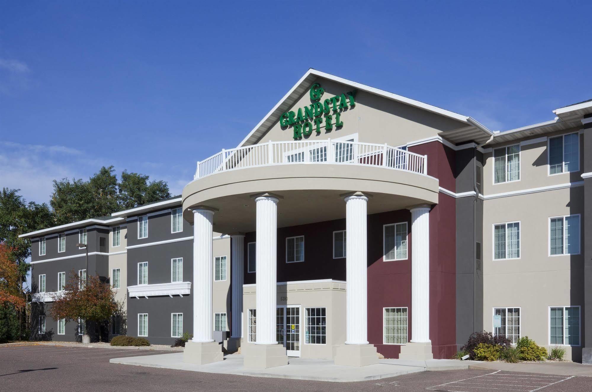 Grandstay Residential Suites Hotel - Eau Claire Exterior photo