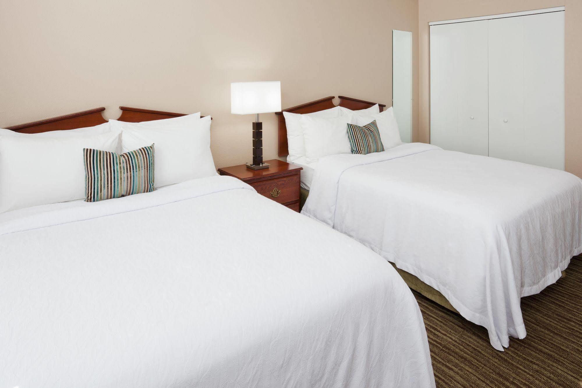 Grandstay Residential Suites Hotel - Eau Claire Exterior photo