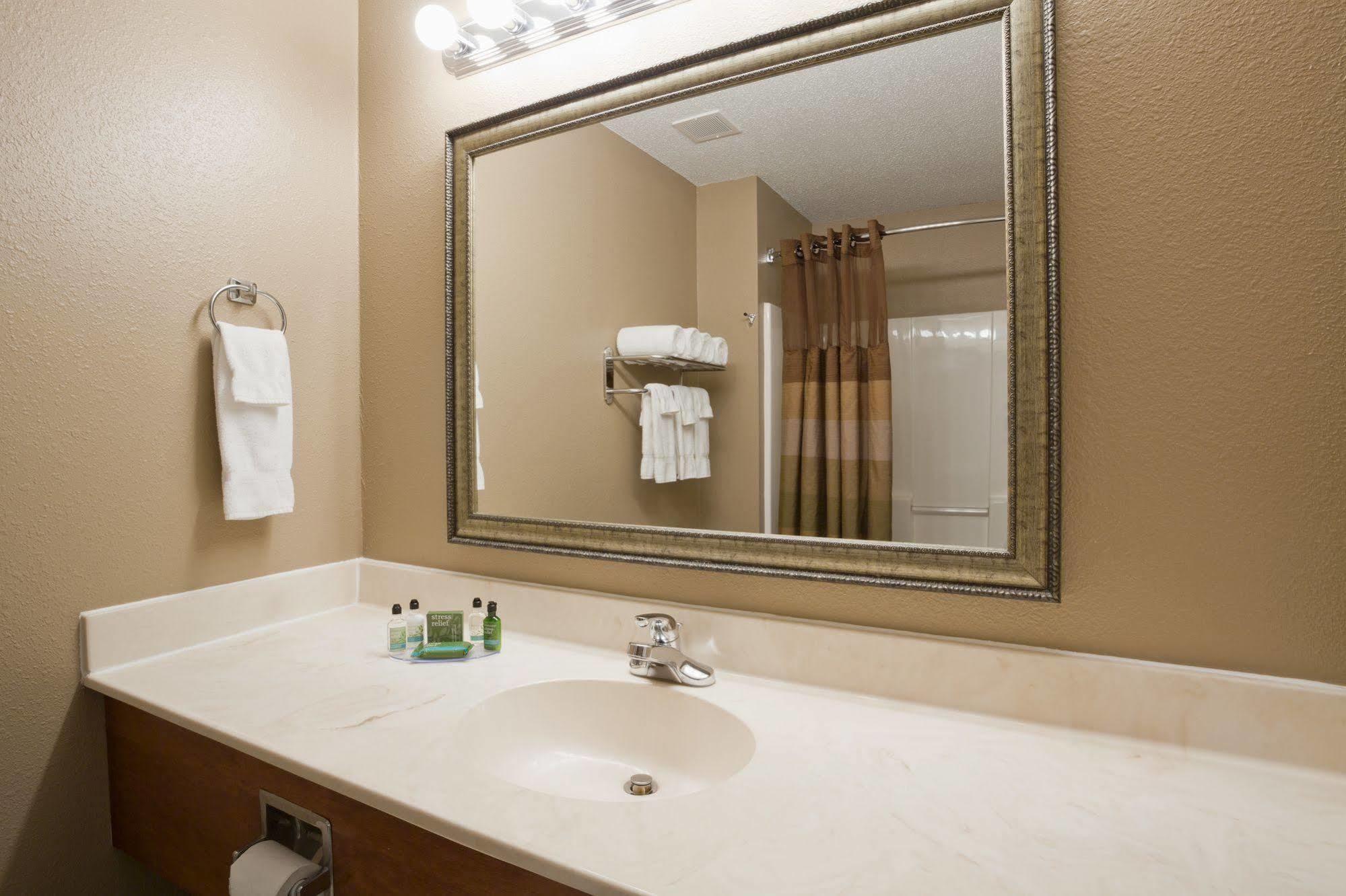Grandstay Residential Suites Hotel - Eau Claire Exterior photo