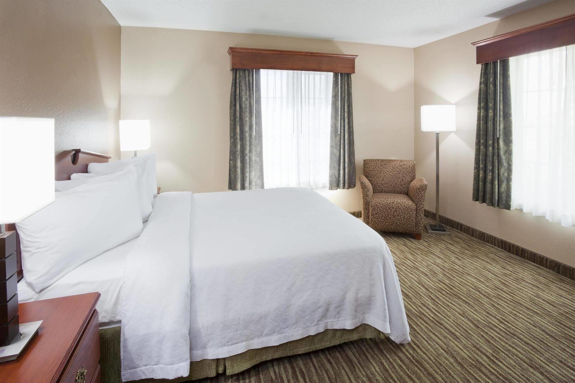 Grandstay Residential Suites Hotel - Eau Claire Exterior photo